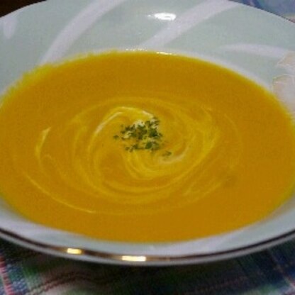頑張って作りました～。大好きなかぼちゃのスープ♥温スープで飲みました。すっごく美味しかったです♪残りを明日頂くのが、とっても楽しみです(^o^)/